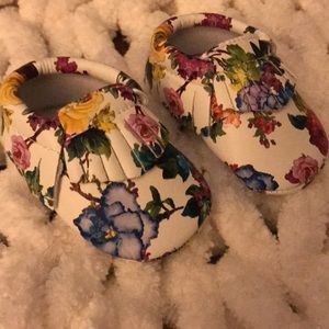 NWOT Baby girl shoes.